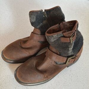 🍍White mountain side zip boot🍍Sz 8.5